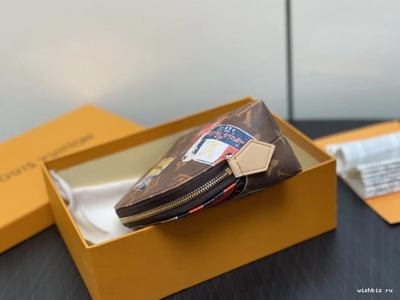 WIS COSMETIC POUCH Louis Vuitton 1113